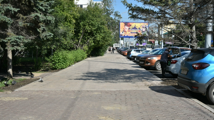 тротуар на Красном пути