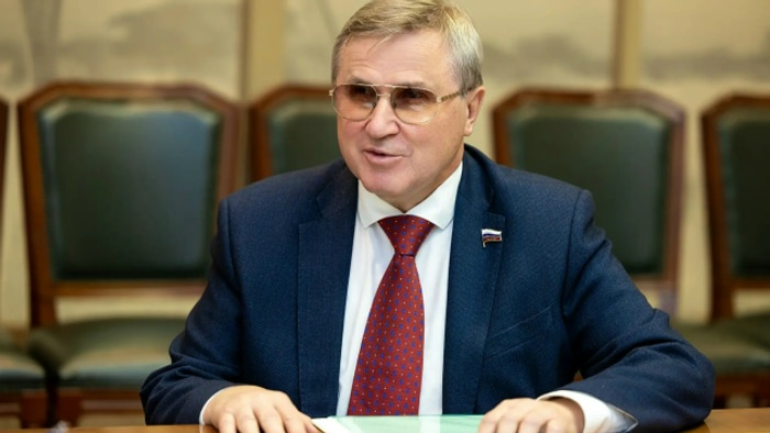 Олег Смолин