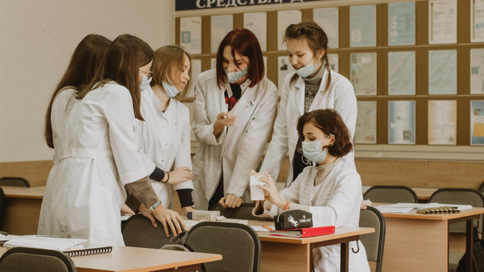 Студенты ОмГМУ