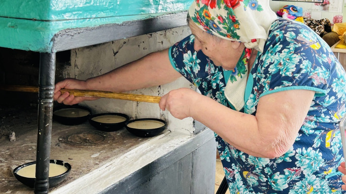 Калачи на блюдцах