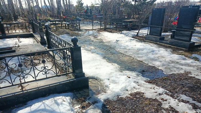 Снег на клабище