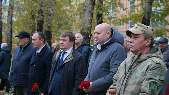 памятник Суворову
