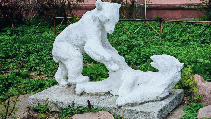 Скульптура Медведи Омск