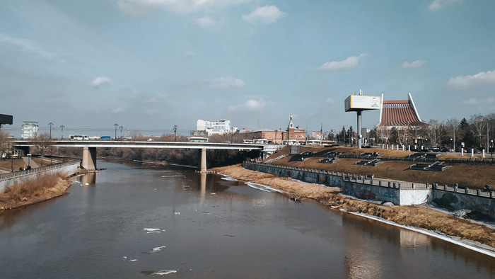 река Омь, Комсомольский мост