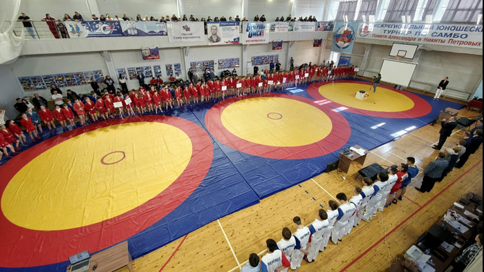 Александр Петров