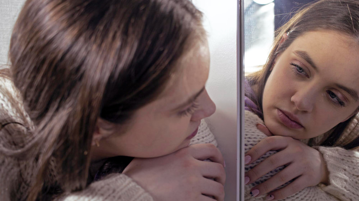 грустная девушка