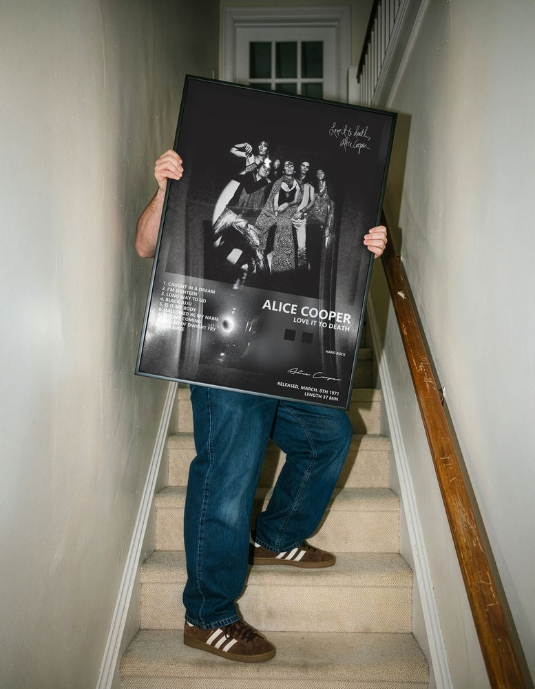 Music poster: Alice Cooper - Love It to Death