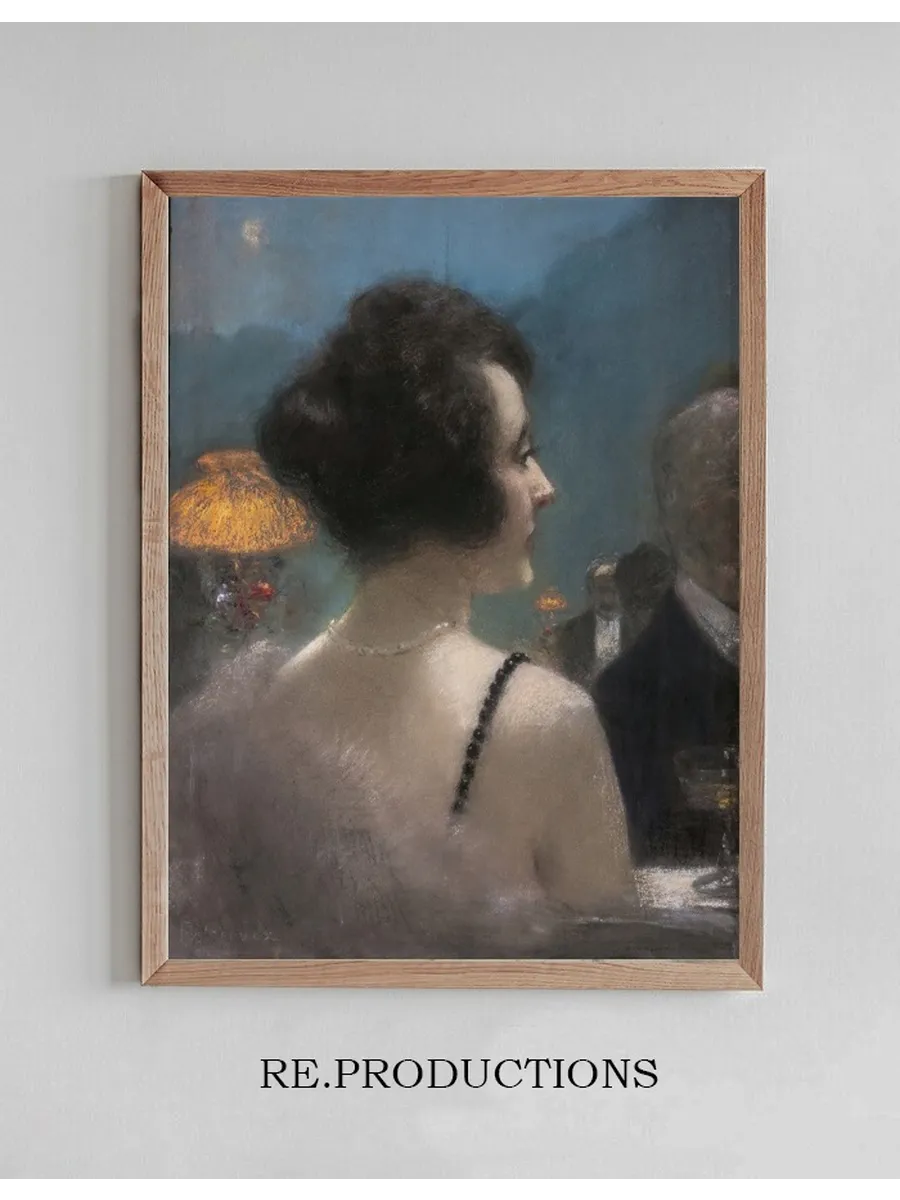 An Elegant Lady