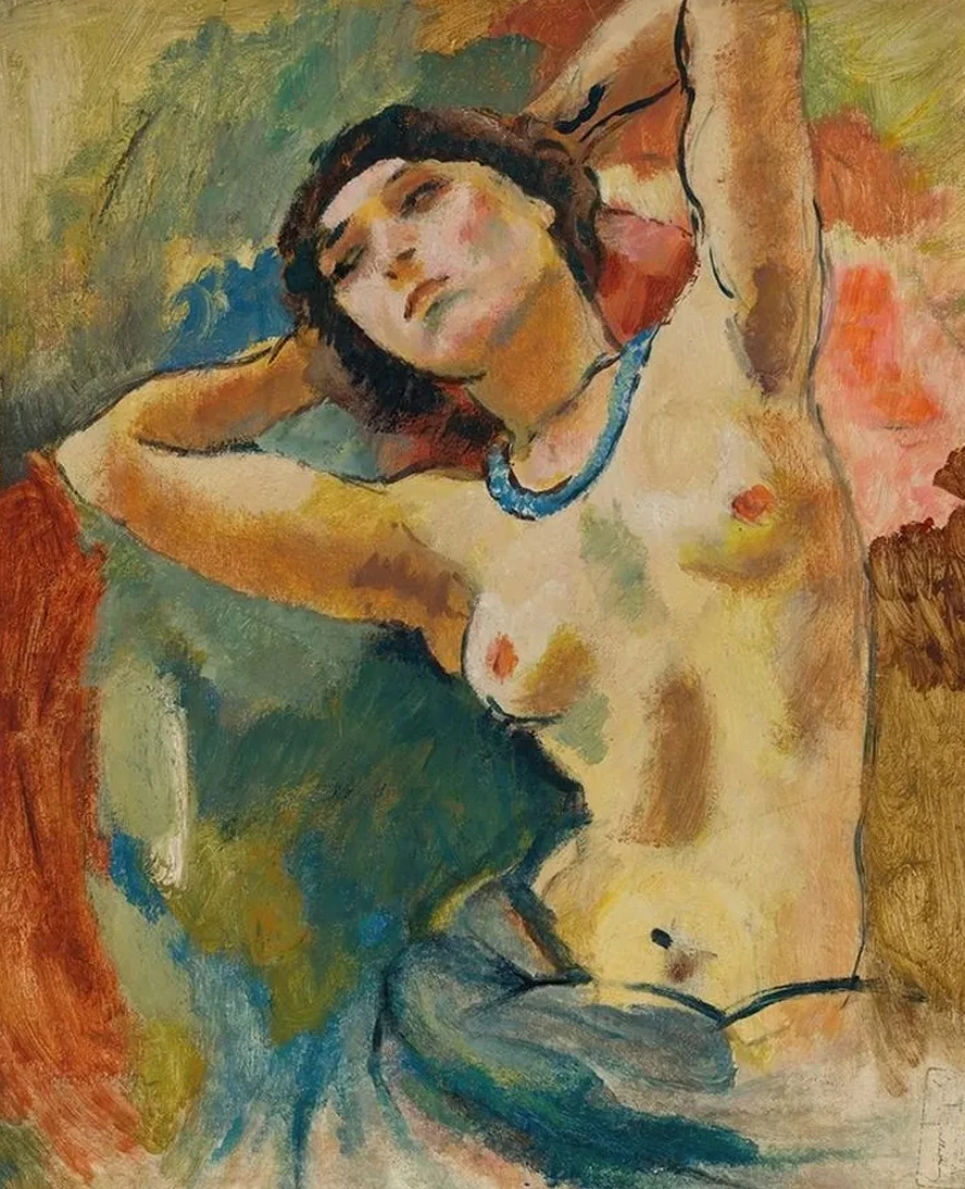 Brune Au Collier Bleu
