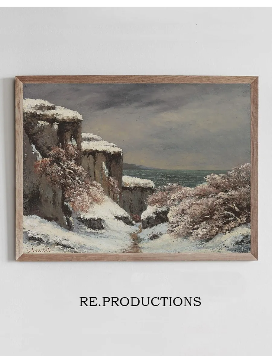 Falaises Au Bord De La Mer Sous La Neige