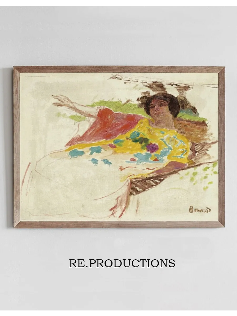 Femme Au Peignoir Dans Un Hamac