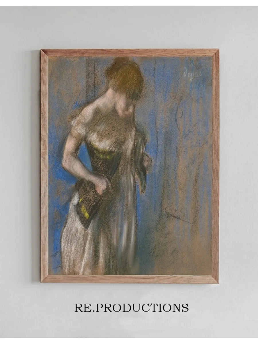Femme Mettant Son Corset