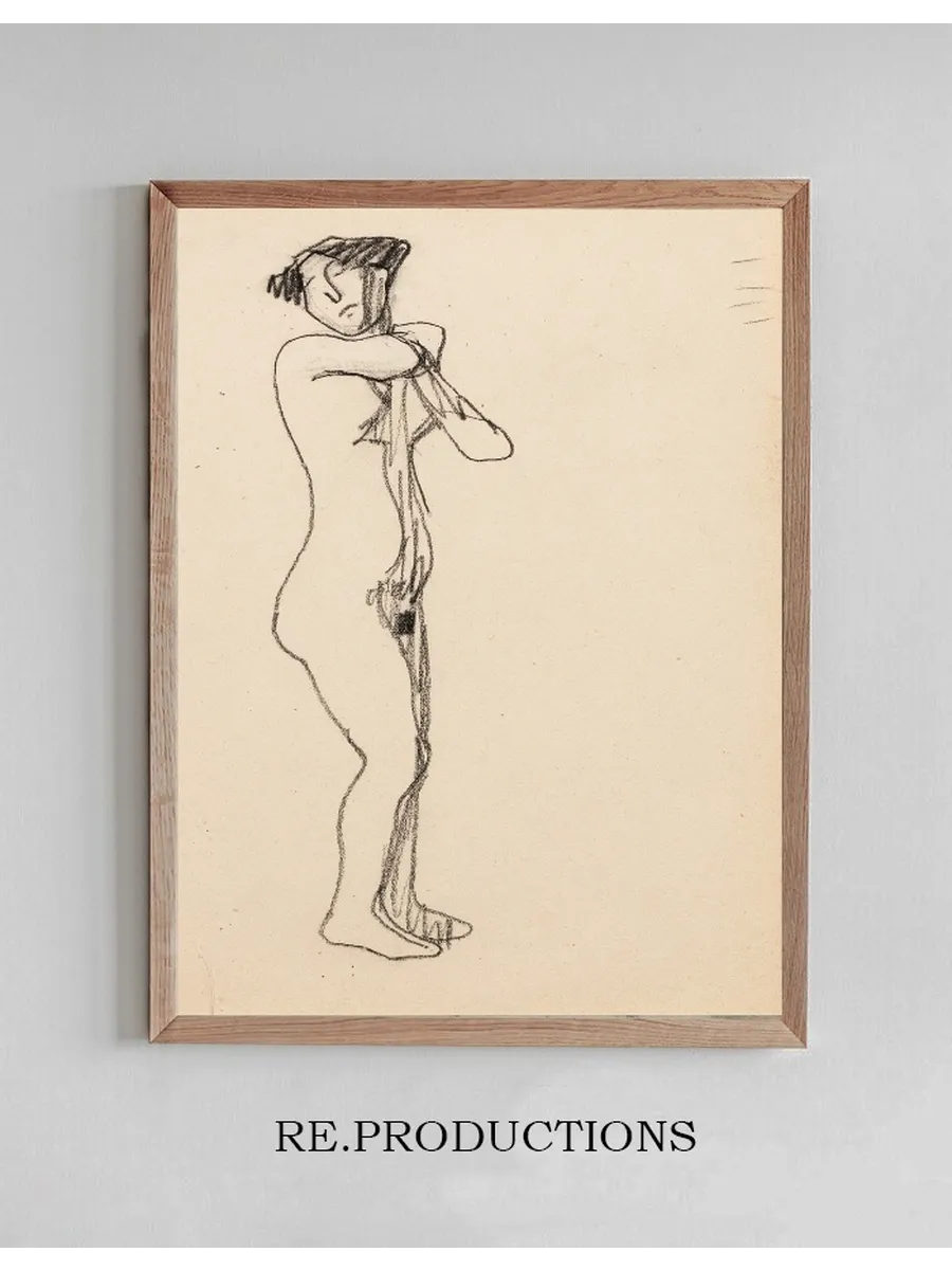 Femme Nue Debout de Trois Quarts Vers la Droite