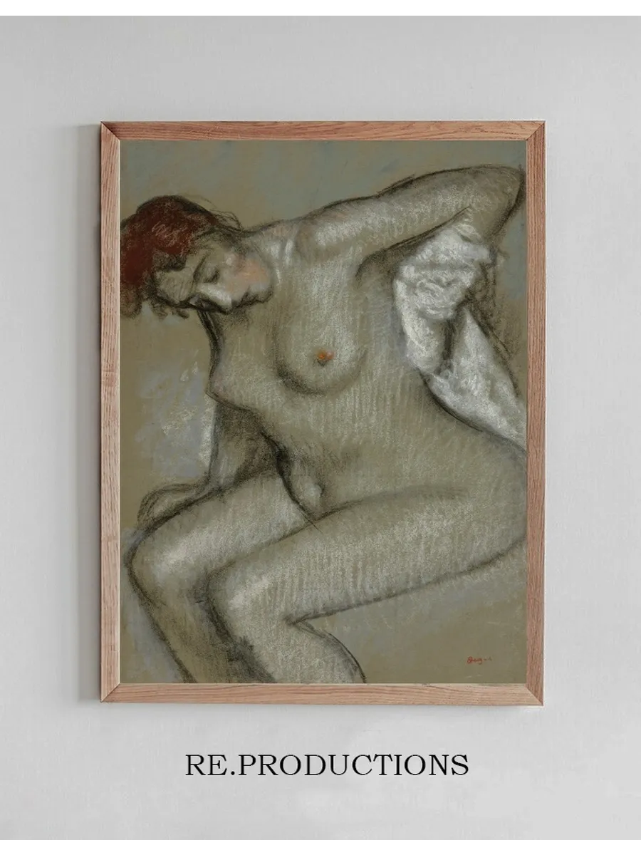Femme Nue's Essuyant