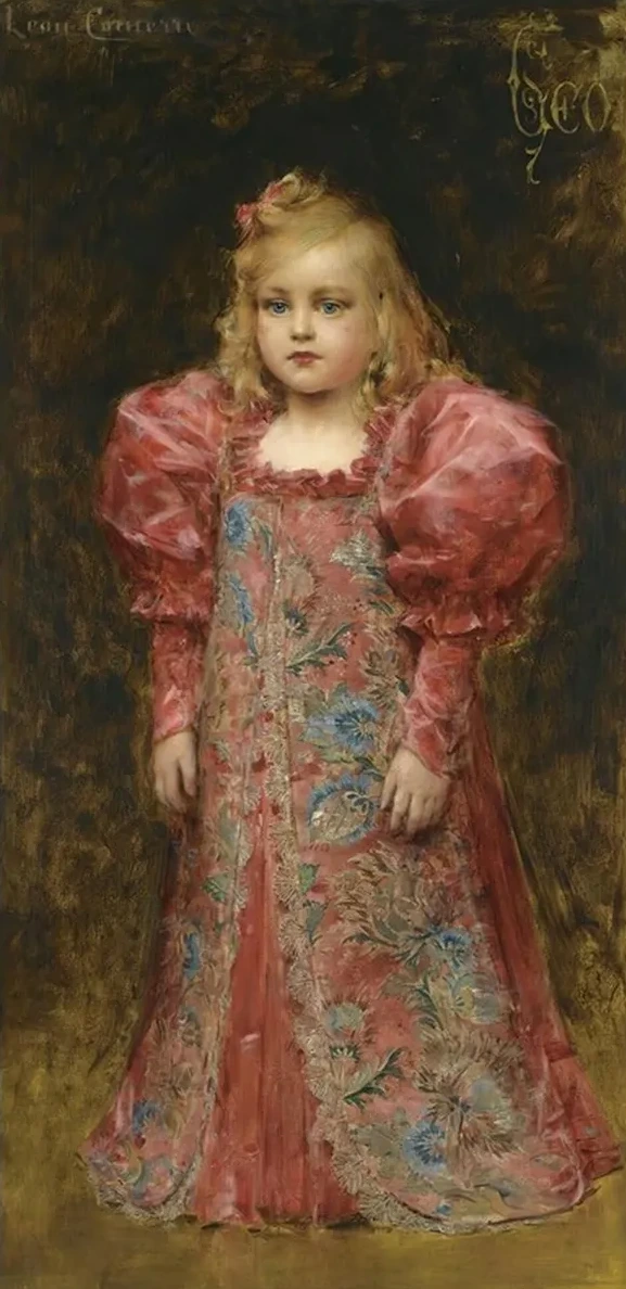 Fille En Costume