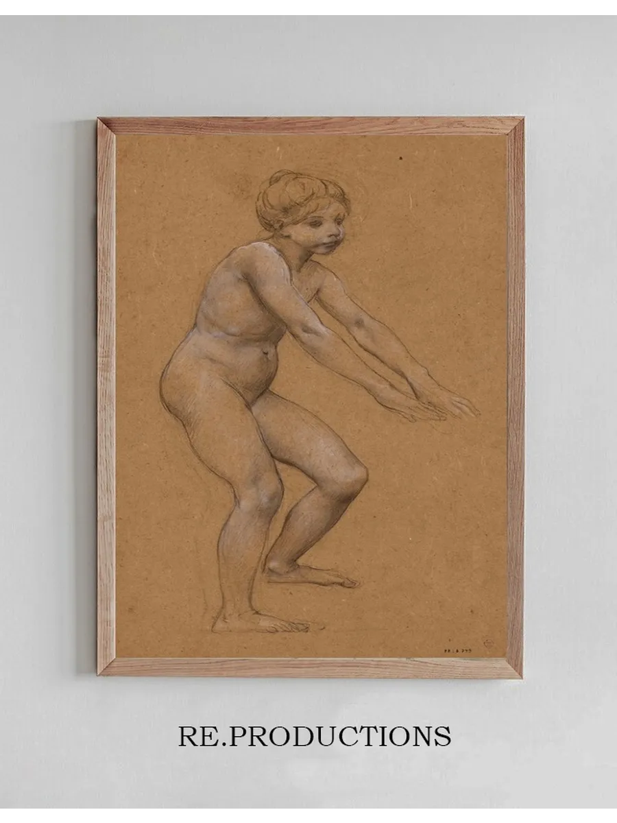 Fillette Nue Debout de Trois - Quarts Droite, les Mains En Avant