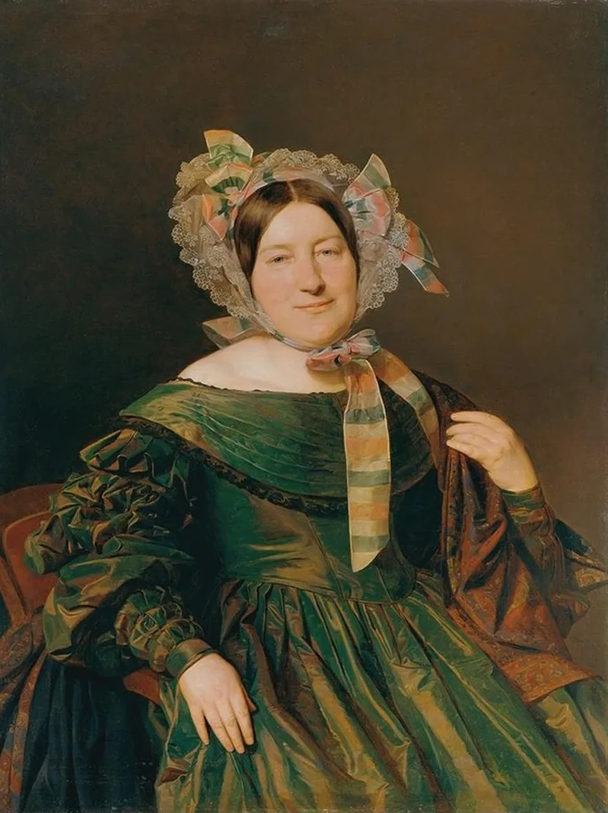 Frau in Gr Nem, Lachsrot Changierendem Kleid
