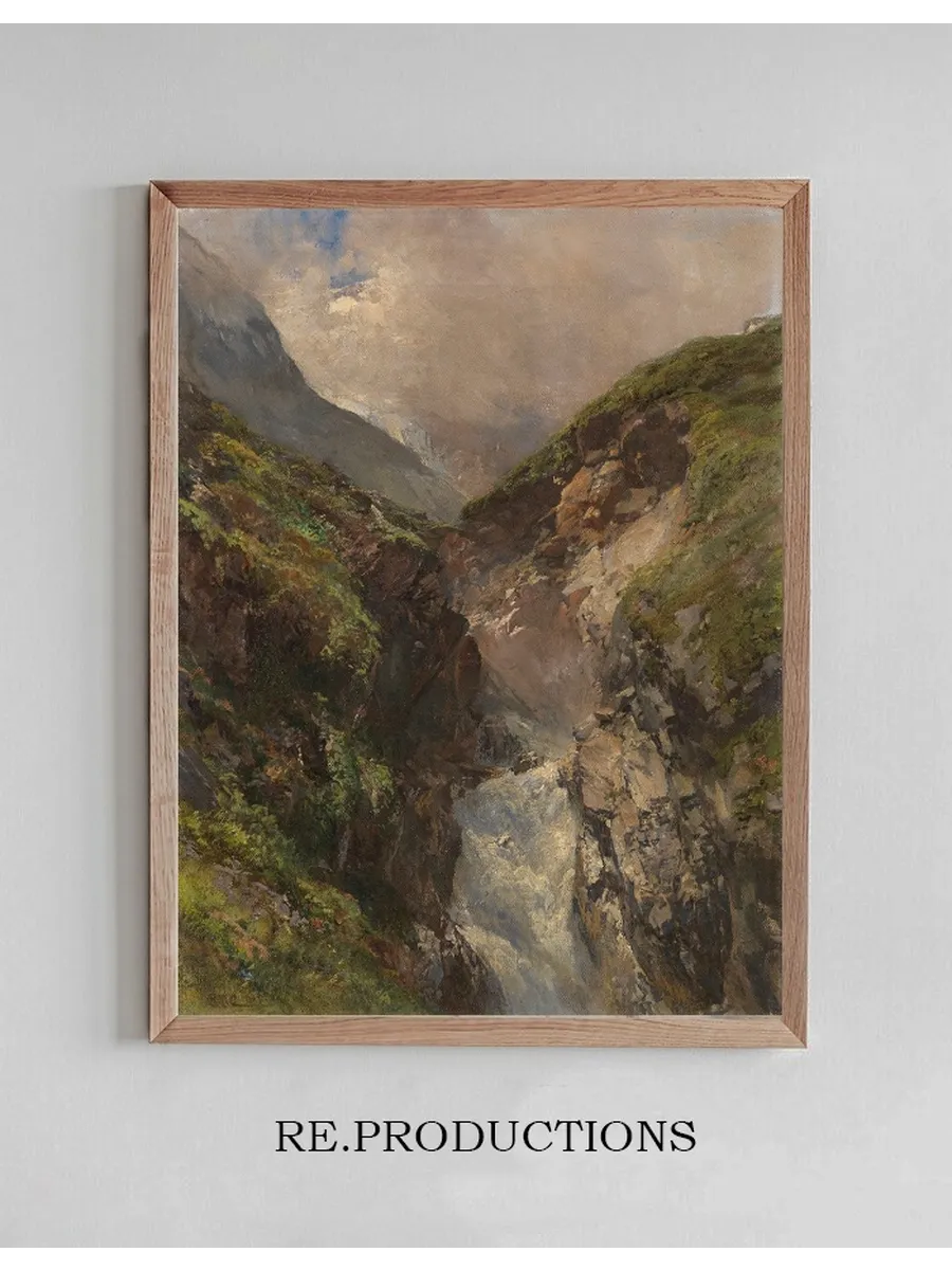 Gebirgsschlucht Mit Tosendem Wasserfall