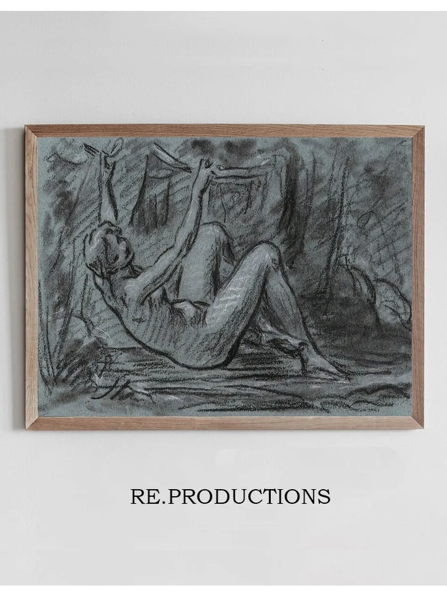Jeune Femme Nue Se Relevant
