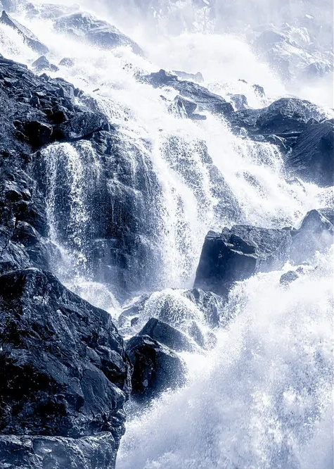 L Tefossen in Blue