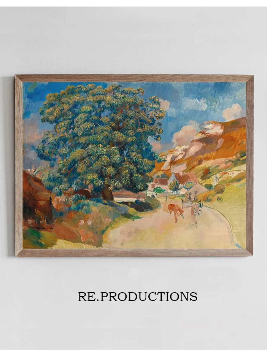 Le Grand Arbre Au Bord De La Route