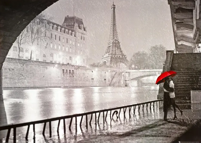 Love Story Near Eiffel Tower PH0493