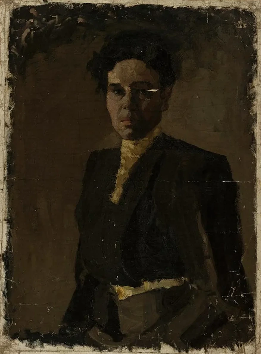 Naine Tumedas Kleidis