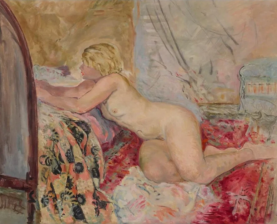 Nu Allonge Contre Un Lit (marinette)
