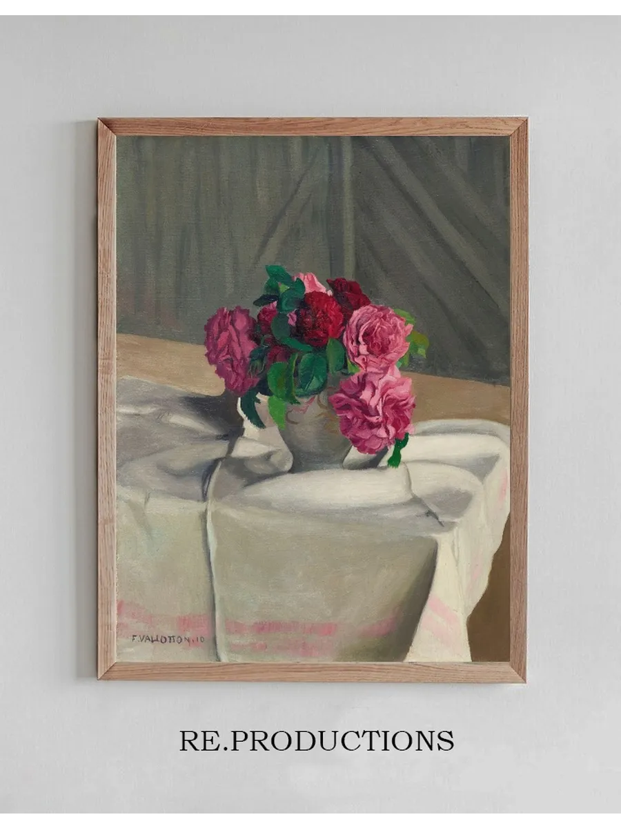 Roses Dans Un Sucrier Blanc