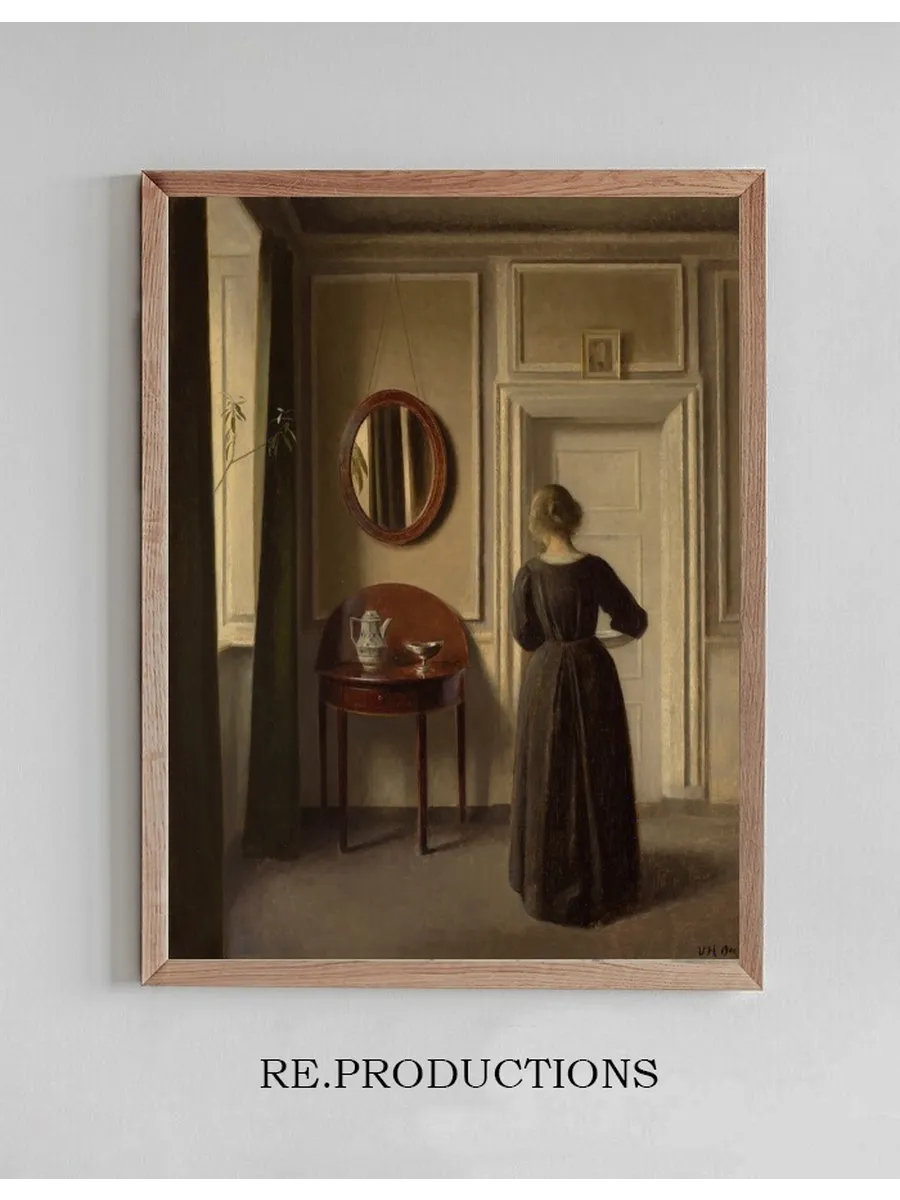 Stue (Interior with an Oval Mirror)