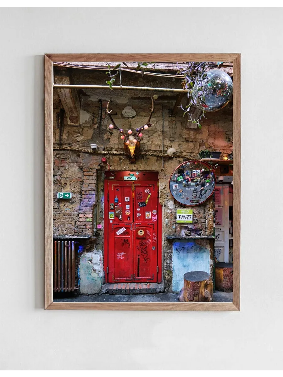 Szimpla Kert Red Door