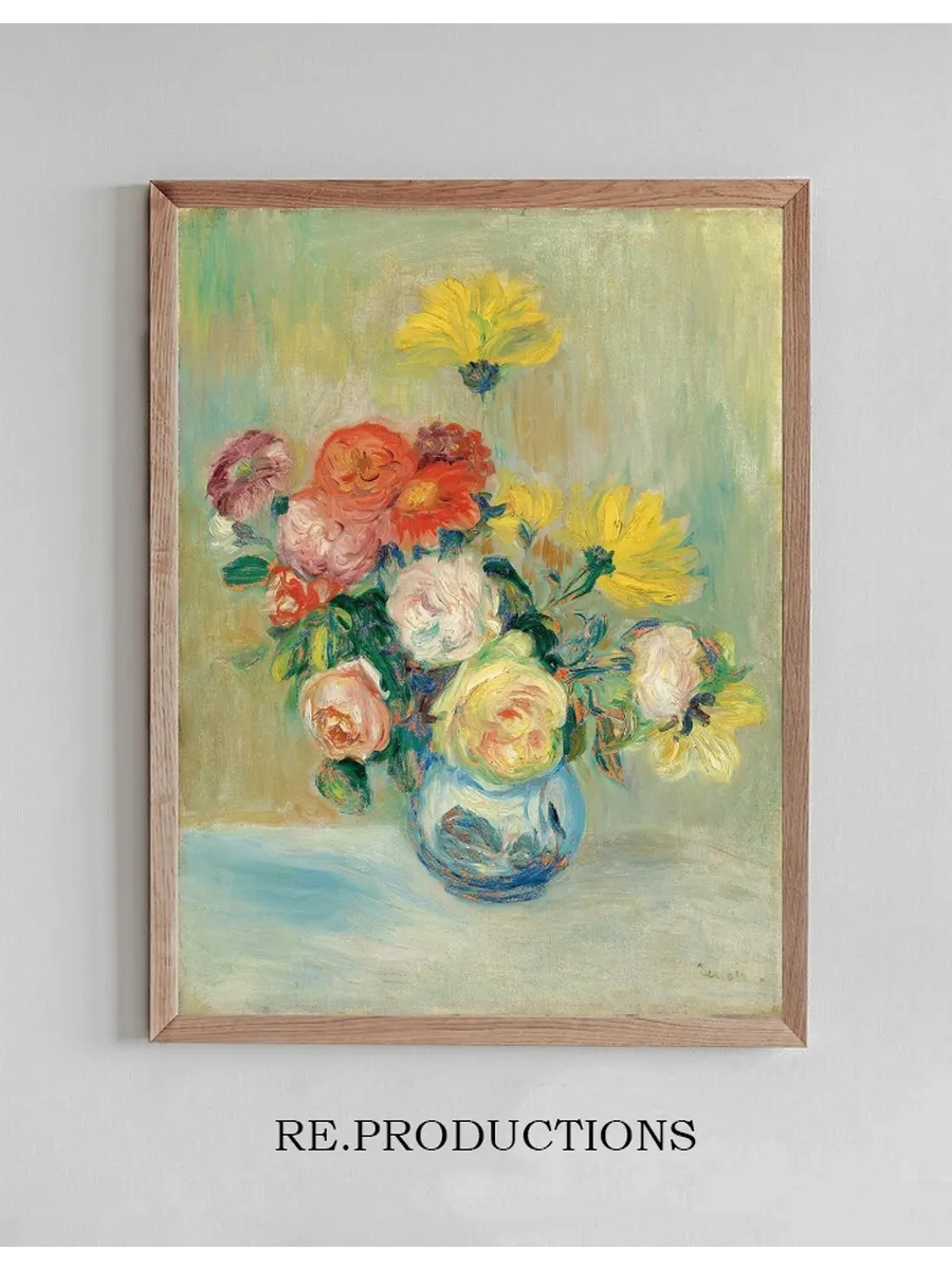Vase De Roses Et Dahlias