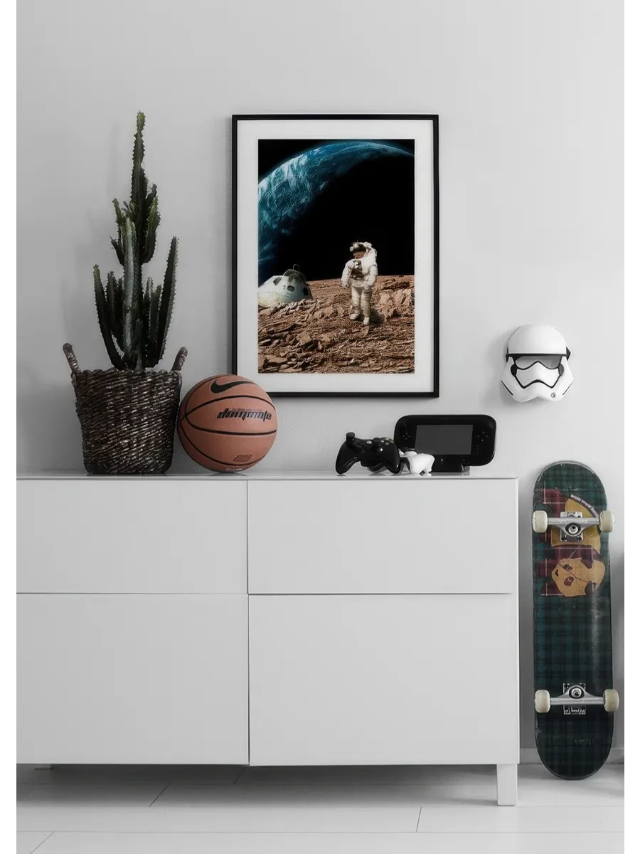 Astronaut on Moon