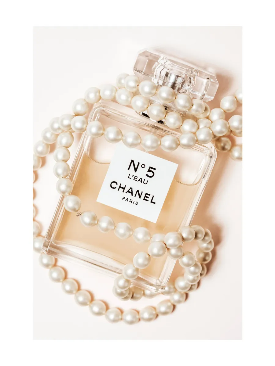 Chanel No5 in Pearls