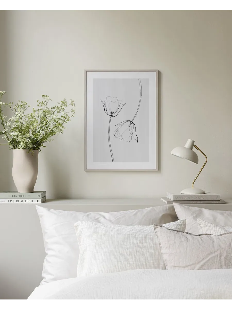 Line Tulips