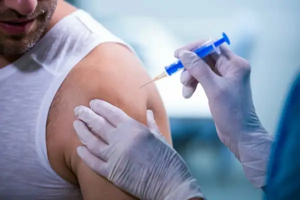 "9 вакцин, о которых взрослые забыли, но врачи настоятельно рекомендуют!"