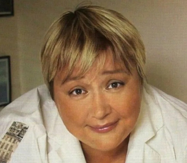 Crystal Rush видео порно актриса Қызы мас әкесімен жыныстық қатынасқа түскісі келеді