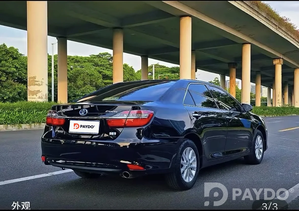 Toyota Camry • 2016 г • 2.5 л • Автомат • Седан • Задний • Гибрид