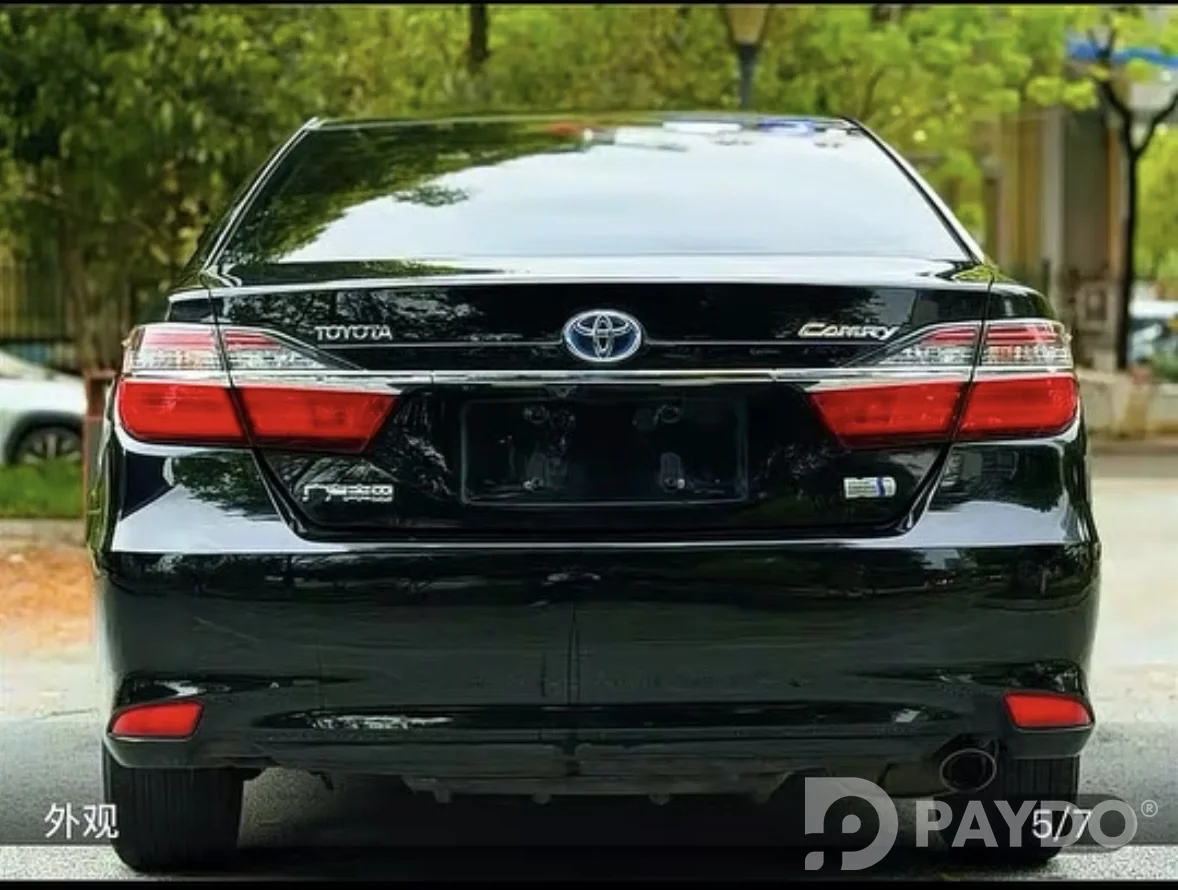 Toyota Camry • 2016 г • 2.5 л • Автомат • Седан • Задний • Гибрид