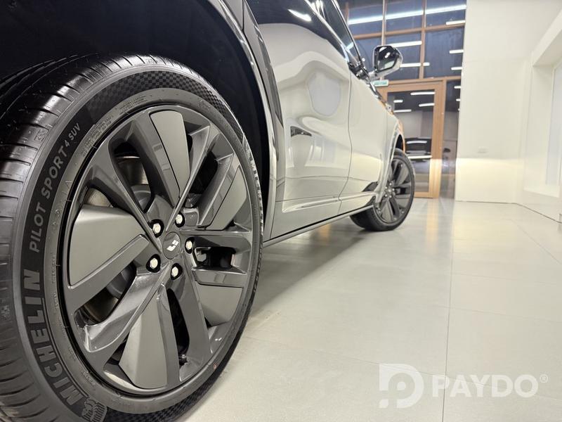 LiXiang L9 • 2025 y • 1.5 l • Automatic • SUV • All-wheel • Hybrid