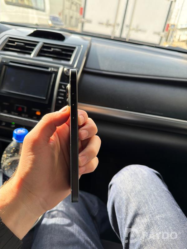 Apple iPhone 16 • 128 ГБ • Черный