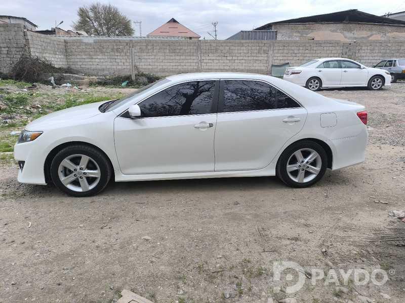 Toyota Camry • 2014 г • 2.5 л • Автомат • Седан • Передний • Бензин