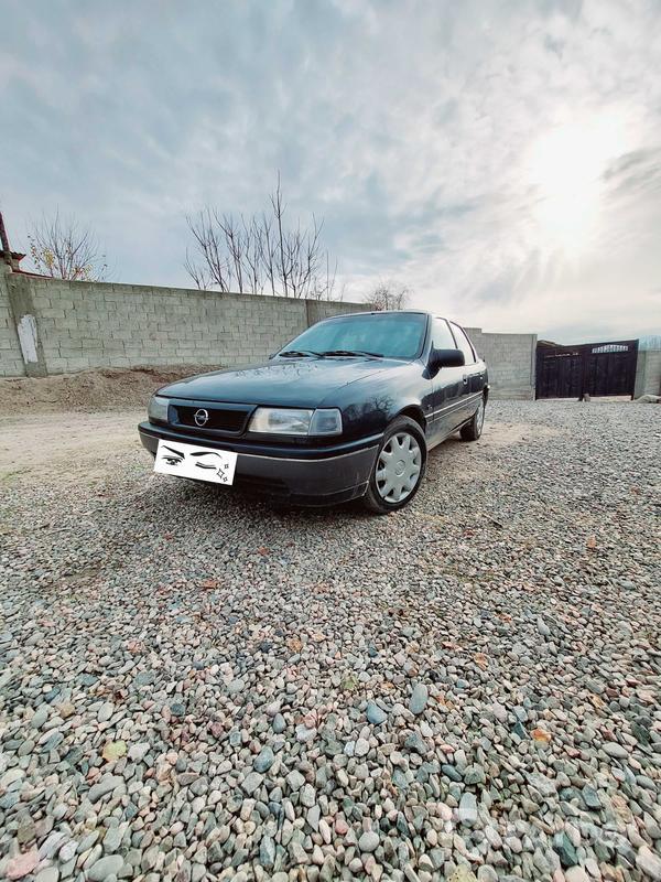 Opel Vectra B • 1992 y • 1.6 l • Manual • Sedan • Front-wheel • Petrol