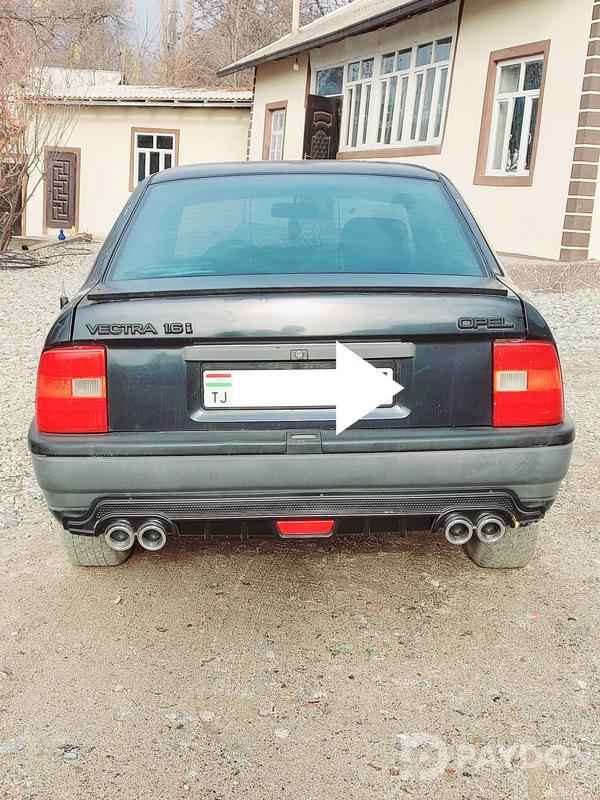 Opel Vectra B • 1992 y • 1.6 l • Manual • Sedan • Front-wheel • Petrol