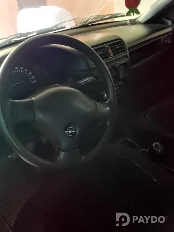 Opel Vectra B • 1992 y • 1.6 l • Manual • Sedan • Front-wheel • Petrol