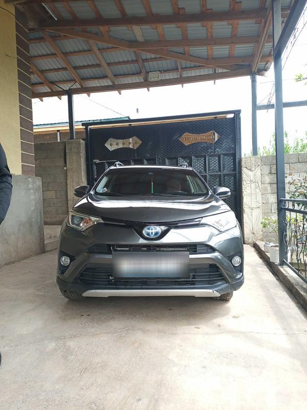 Toyota RAV4 • 2017 y • 2.5 l • Automatic • SUV • All-wheel • Hybrid