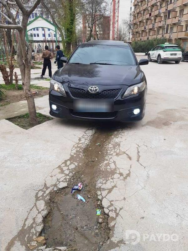 Toyota Camry • 2010 г • 2.5 л • Автомат • Седан • Передний • Бензин