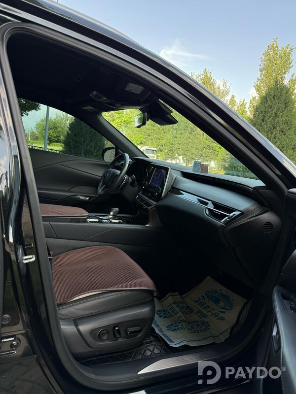 Lexus RX • 2025 y • 3.5 l • Automatic • Crossover • All-wheel • Petrol