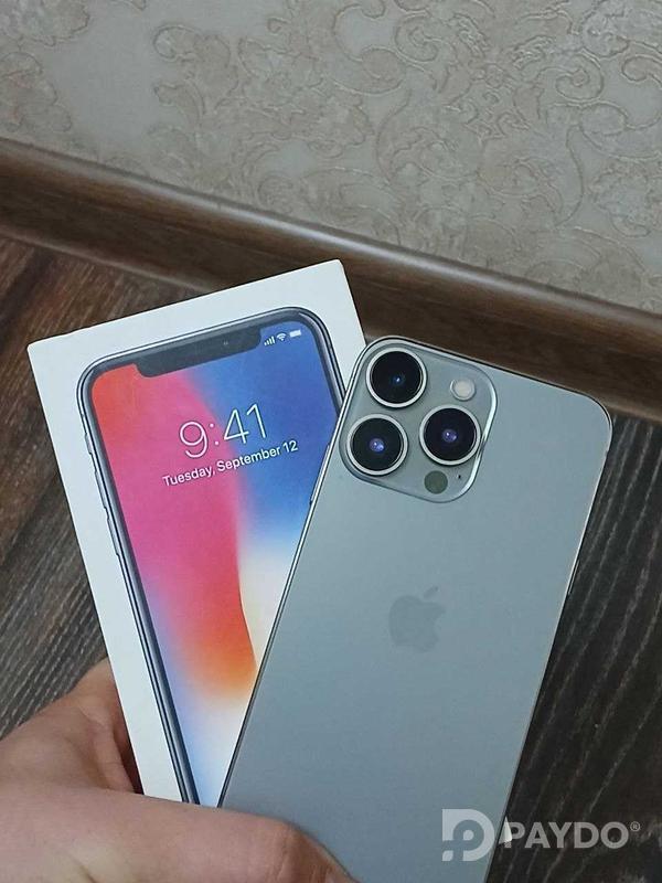 Apple iPhone X • 64 ГБ • Серебристый