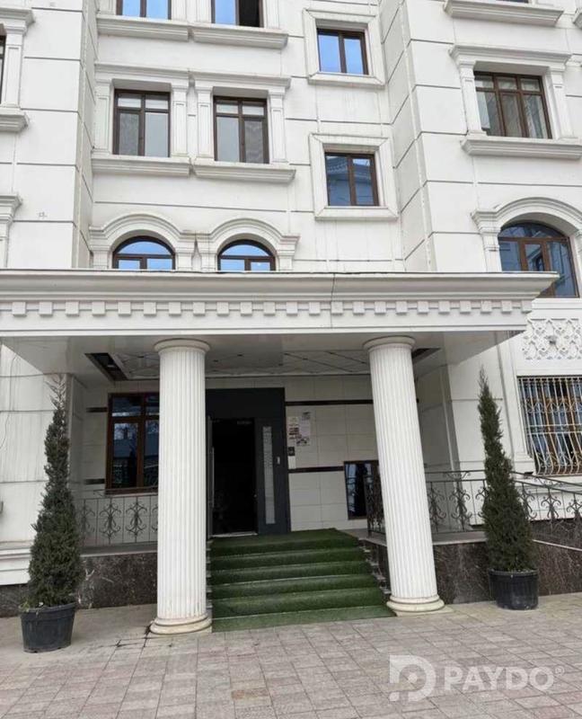 6-комн. • 3 этаж • 292 м² • Новостройка